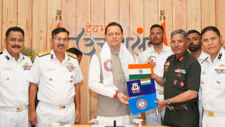 माउंट मुकुट ईस्ट का ऐतिहासिक आरोहण कर लौटे भारतीय तटरक्षक बल एवं एचएमआई के संयुक्त अभियान दल का मुख्यमंत्री ने किया फ्लैग-इन